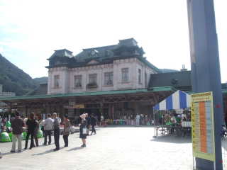 2006_100810010049