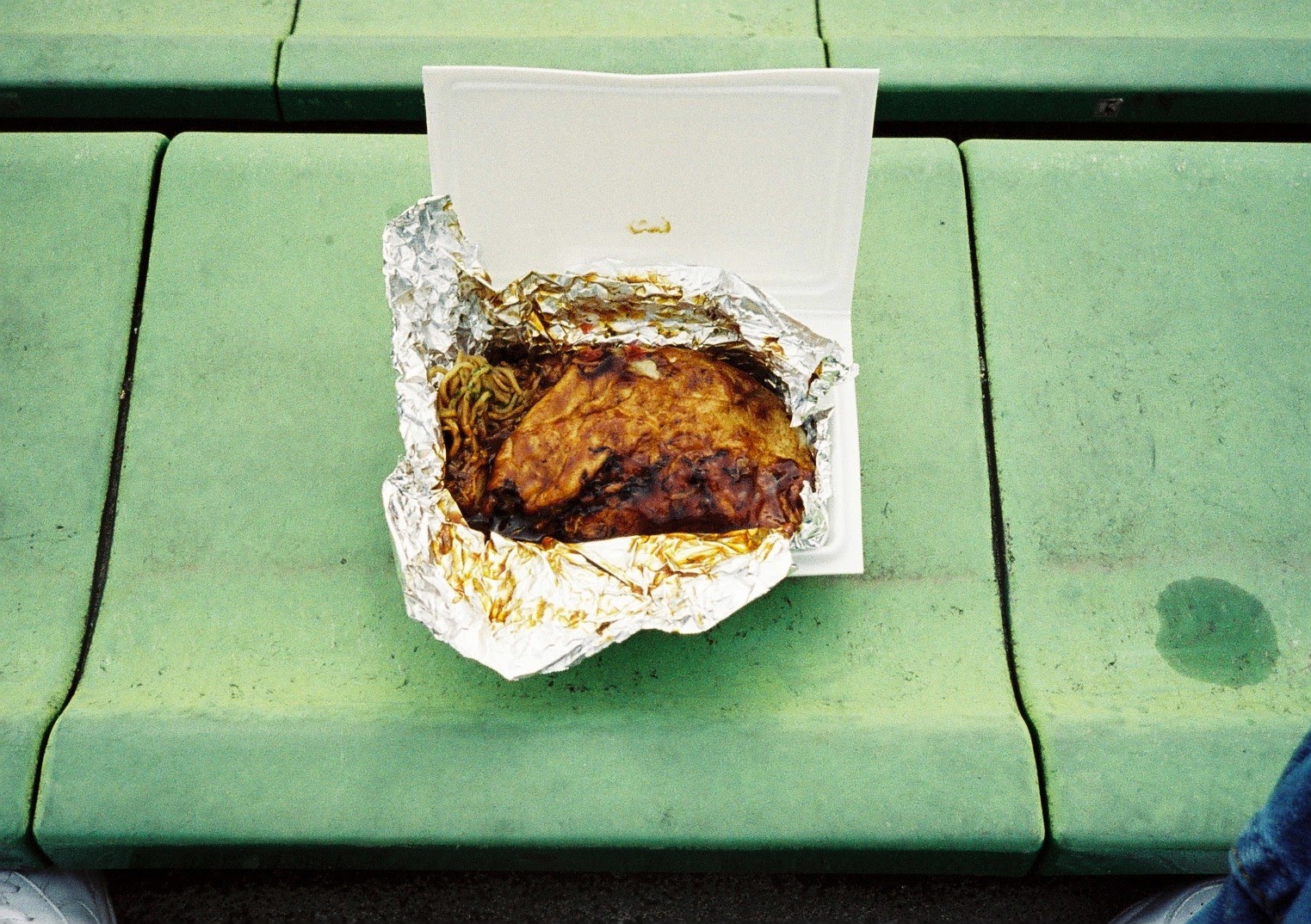 広島風お好み焼き500円。これはボリューム満点でした