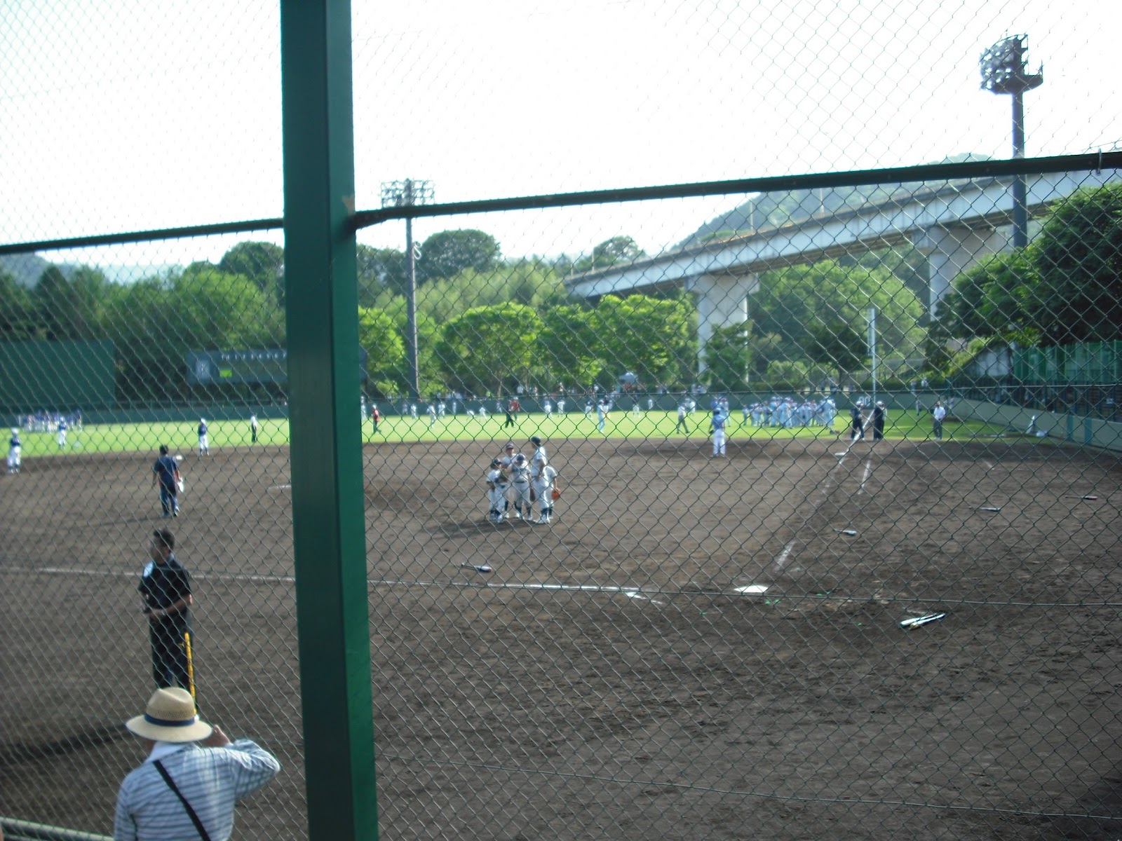 内野席から試合終了後の野球教室を観る