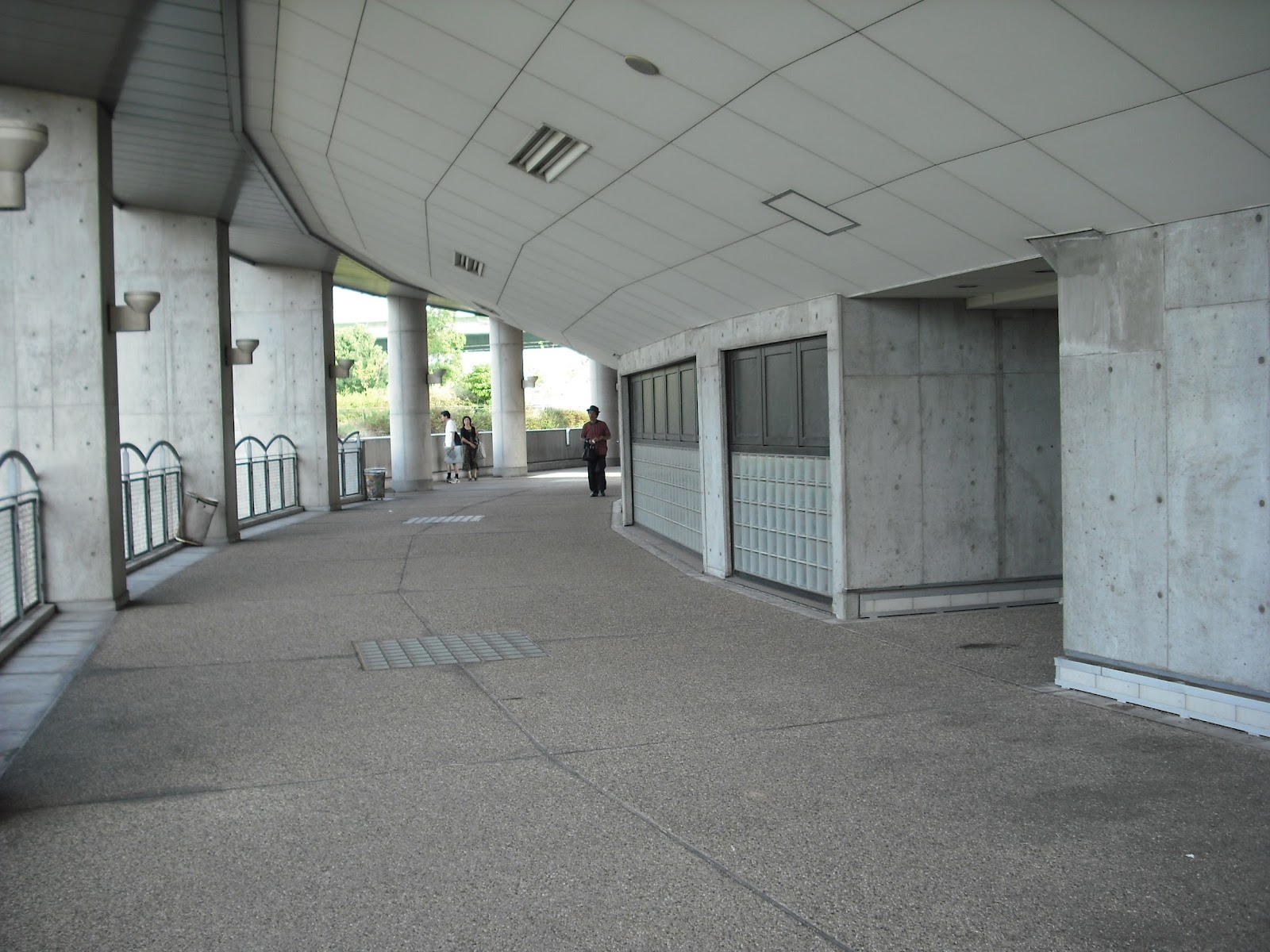 コンコース。この日は観客も少なく、静かな場所でした